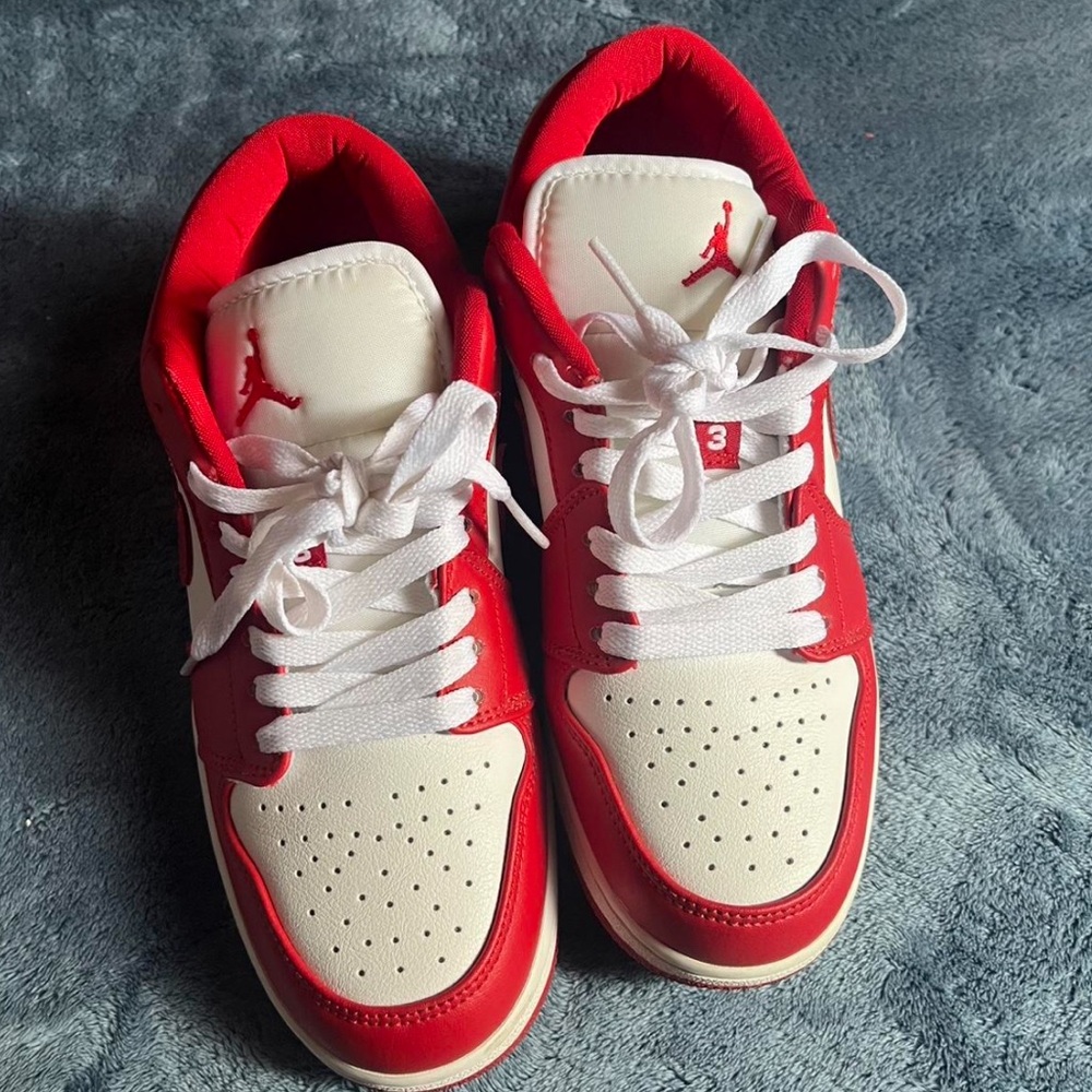 Wmns Air Jordan 1 Low GS "Gym Red"